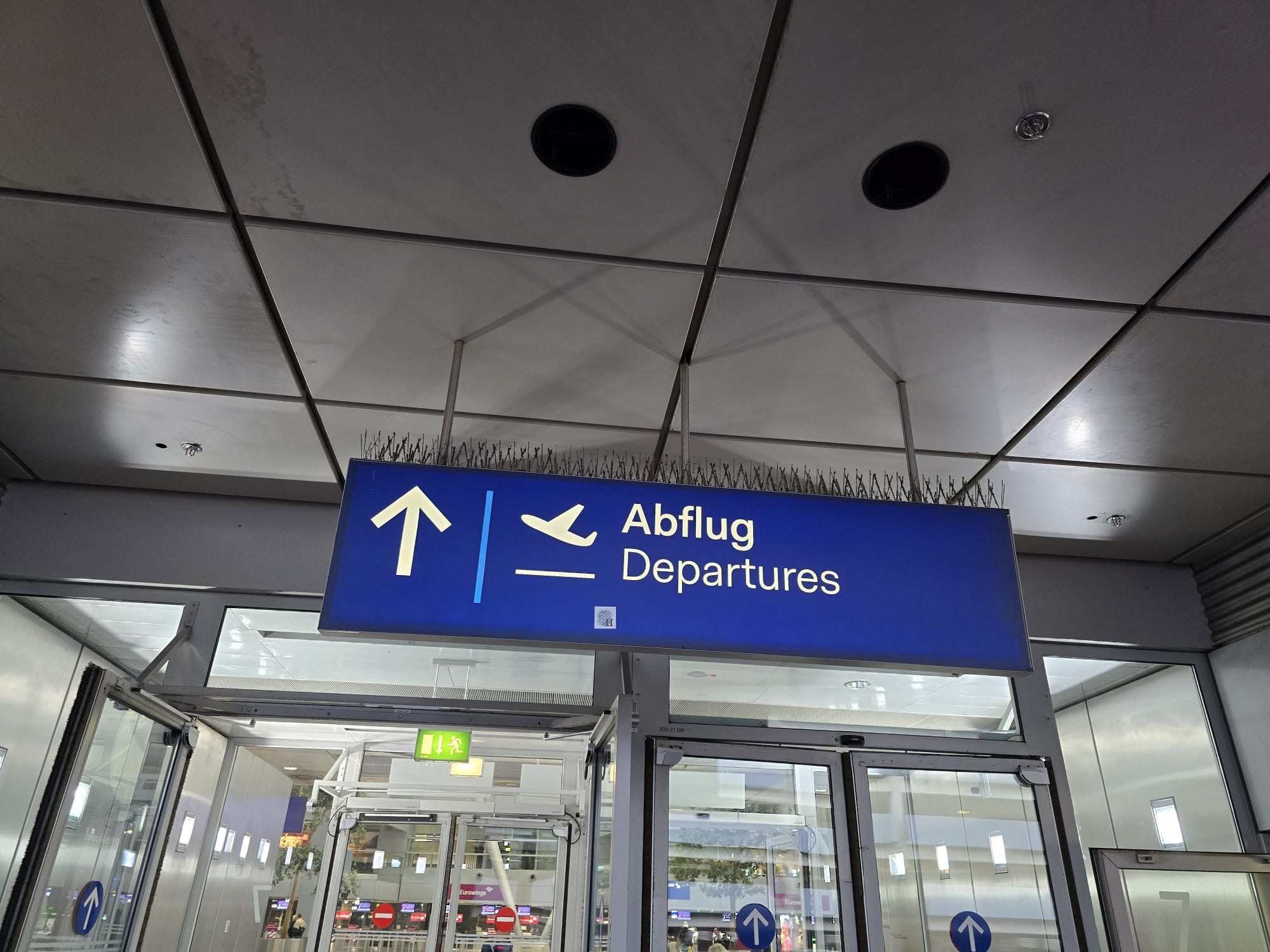 Düsseldorf Flughafen Abflugschild